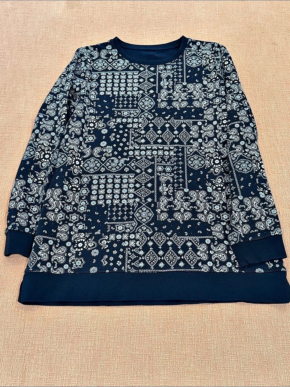 Large wm’s Paisley Print Pullover in dark navy blue & White - Picture 2 of 16